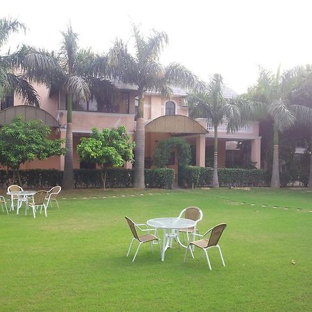 نيودلهي Green Villa Bed & Breakfast المظهر الخارجي الصورة